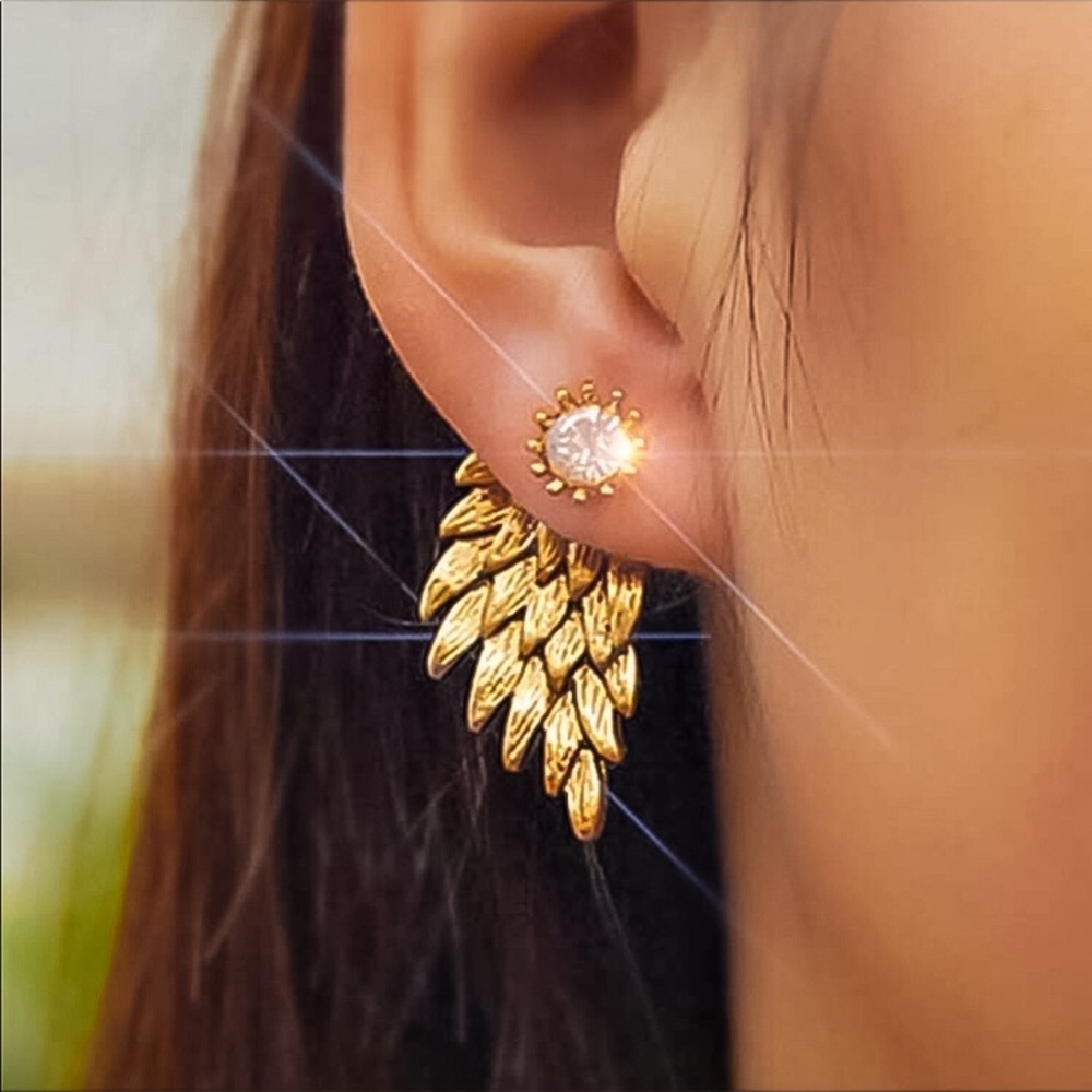 🆑10/$25🆑𝗖𝗟𝗘𝗔𝗥𝗔𝗡𝗖𝗘 Gold Wing Dainty Jacket Earrings NEW - Picture 9 of 9